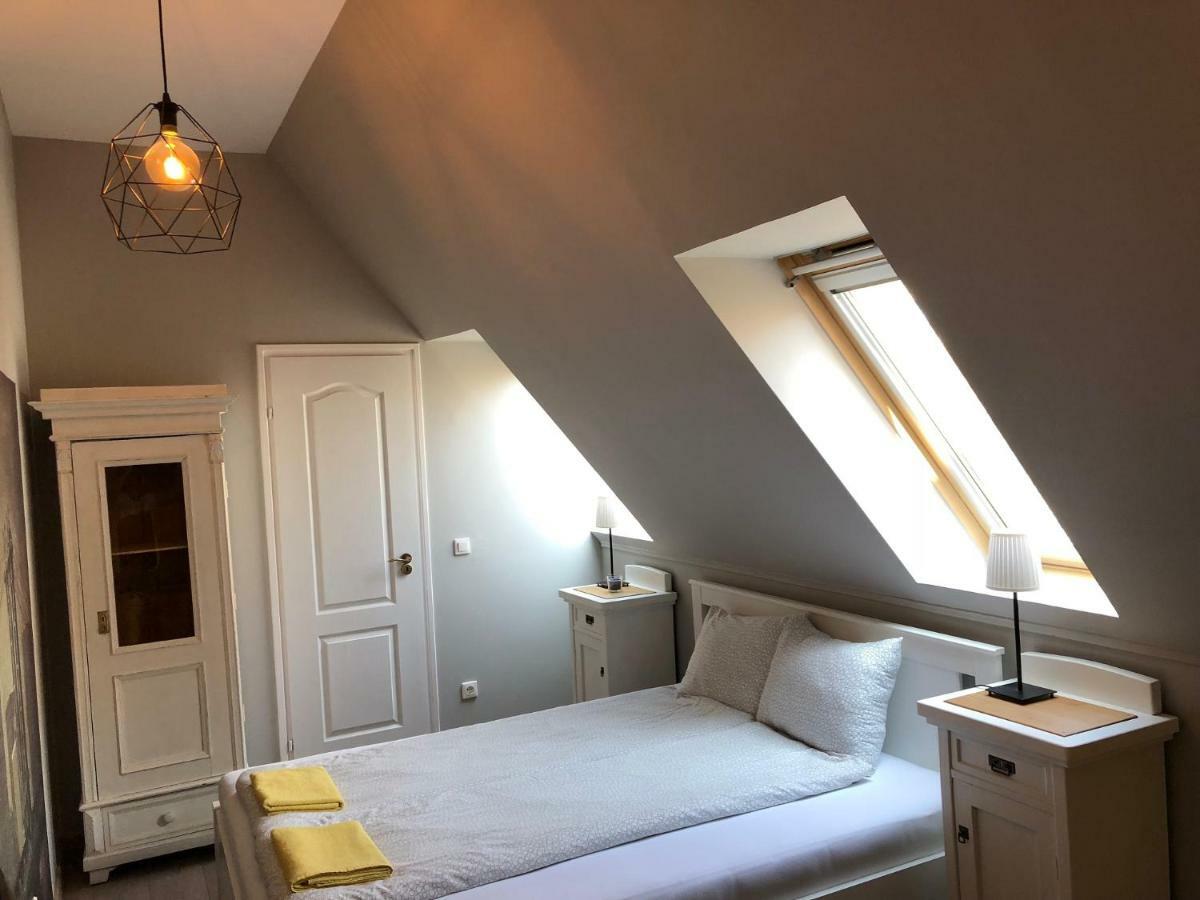 Tulipan Villa Panzio Szolnok Eksteriør billede