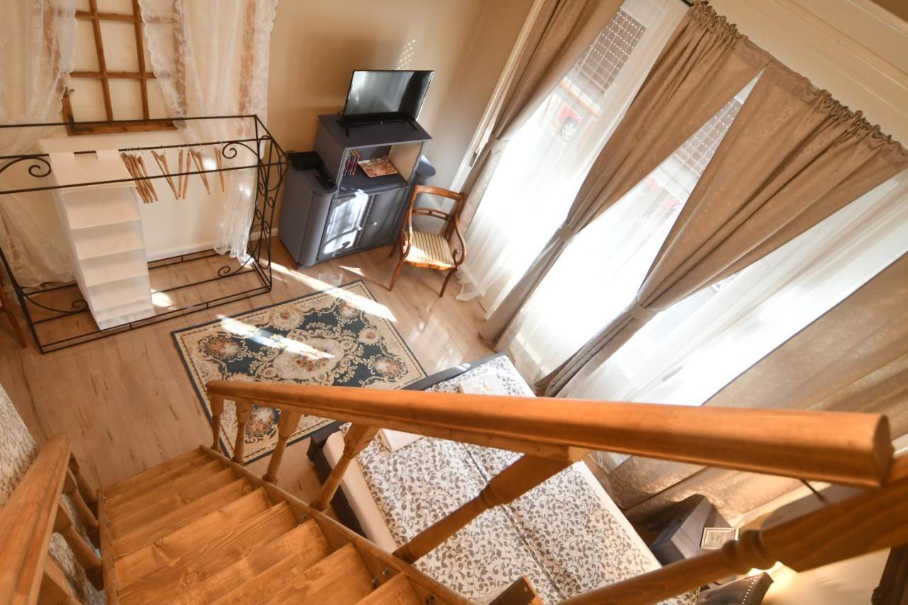 Tulipan Villa Panzio Szolnok Eksteriør billede
